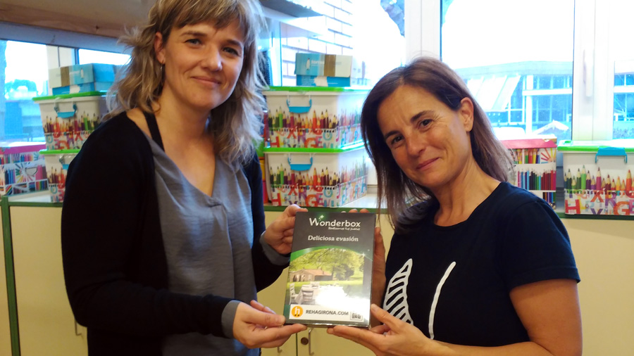 Entregamos el premio a Alba Sagués por haber ganado el sorteo SEFIP