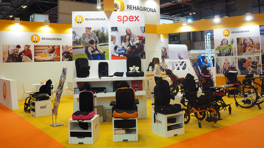 La silla de interior Atom y diferentes cojines y respaldos de Spex, principales novedades que Rehagirona ha presentado a la feria OMC
